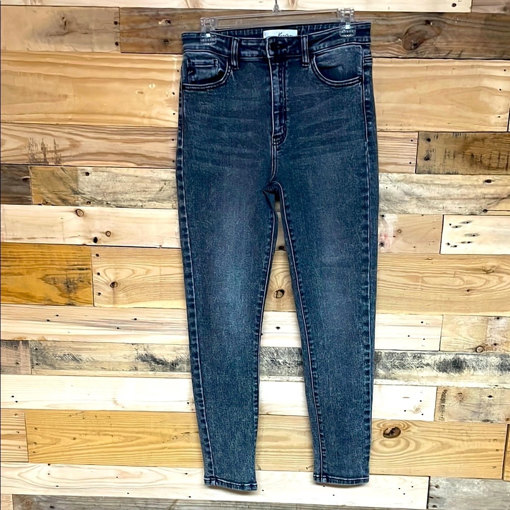 KanCan size 9/28 Gray Color Skinny Jeans with Tapered Leg and Mineral Wash Fade